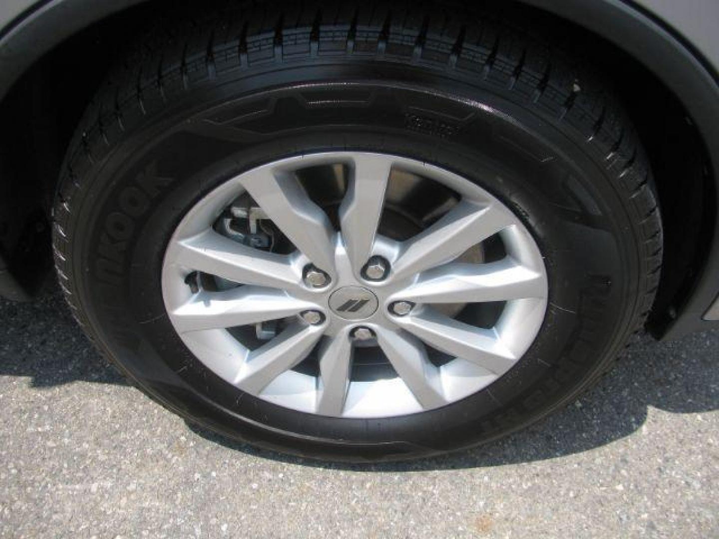 2021 Silver Dodge Durango SXT RWD (1C4RDHAG2MC) with an Pentastar 3.6L V-6 DOHC engine, Automatic transmission, located at 2443 Albert Pike, Hot Springs, AR, 71913, (501) 623-6255, 34.492222, -93.109993 - Photo#6