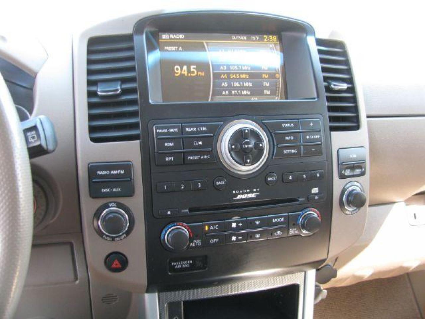 2012 White Nissan Pathfinder Silver (5N1AR1NN8CC) with an VQ 4L V-6 DOHC engine, Automatic transmission, located at 2443 Albert Pike, Hot Springs, AR, 71913, (501) 623-6255, 34.492222, -93.109993 - Photo#9