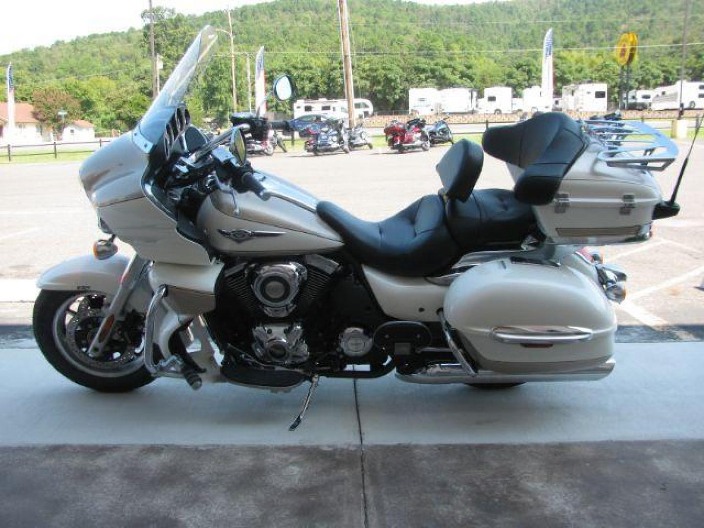 2012 White Kawasaki Vulcan 1700 Voyager ABS Voyager (JKBVNRB13CA) with an 1700cc engine, Manual transmission, located at 2443 Albert Pike, Hot Springs, AR, 71913, (501) 623-6255, 34.492222, -93.109993 - Photo#3