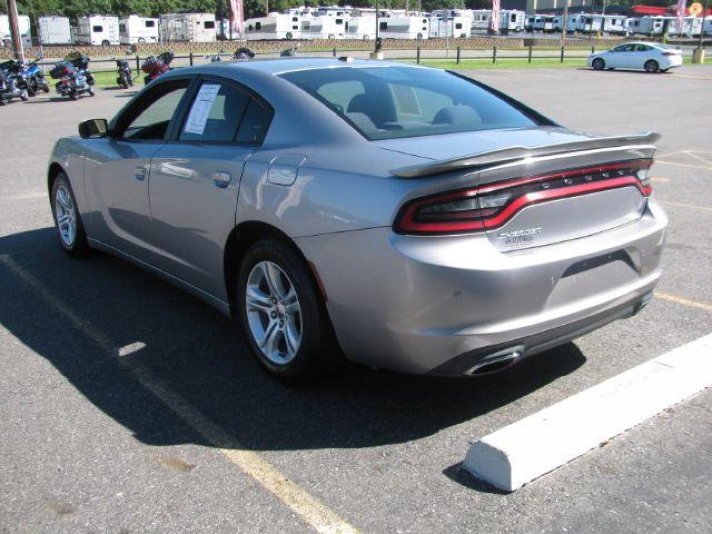 2015 Gray Dodge Charger SE (2C3CDXBG1FH) with an 3.6L V-6 DOHC engine, Automatic transmission, located at 2443 Albert Pike, Hot Springs, AR, 71913, (501) 623-6255, 34.492222, -93.109993 - Photo#3