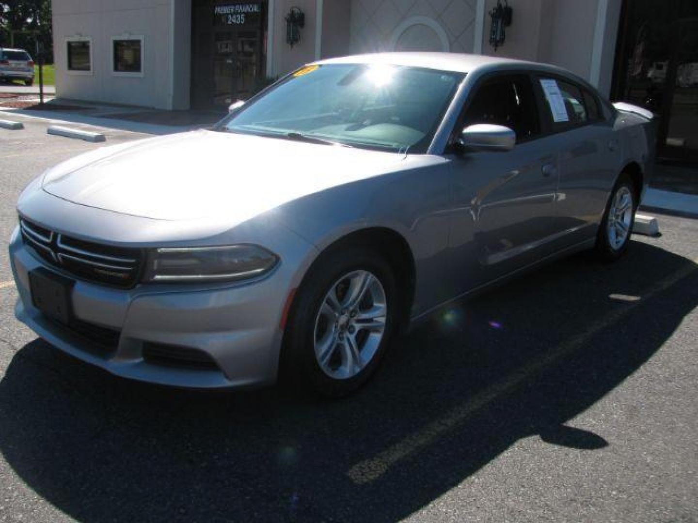 2015 Gray Dodge Charger SE (2C3CDXBG1FH) with an 3.6L V-6 DOHC engine, Automatic transmission, located at 2443 Albert Pike, Hot Springs, AR, 71913, (501) 623-6255, 34.492222, -93.109993 - Photo#5