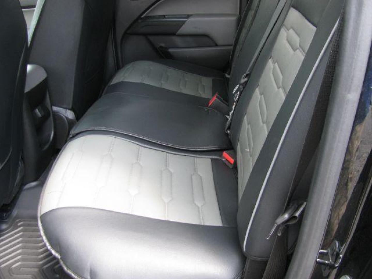 2017 Black GMC Canyon Base (1GTG5BEA0H1) with an 2.5l engine, Automatic transmission, located at 2443 Albert Pike, Hot Springs, AR, 71913, (501) 623-6255, 34.492222, -93.109993 - Photo#8