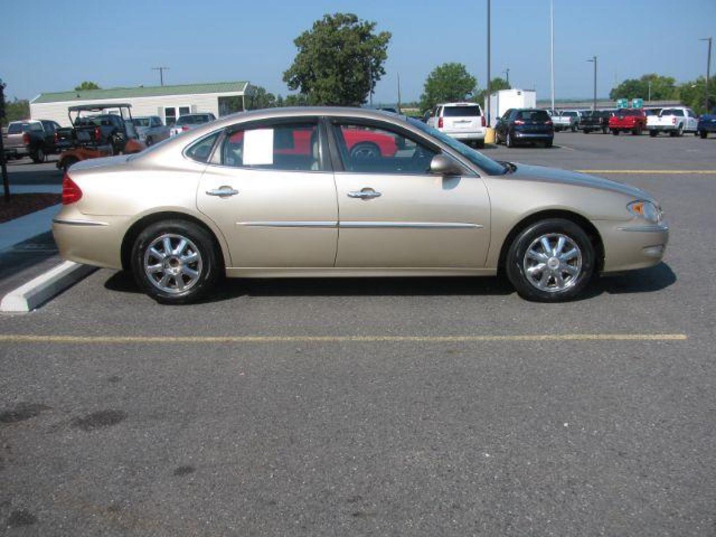 2005 Gold Buick LaCrosse CXL (2G4WD532951) with an 3.8L V-6 regular unleaded engine, Automatic transmission, located at 2443 Albert Pike, Hot Springs, AR, 71913, (501) 623-6255, 34.492222, -93.109993 - Photo#1
