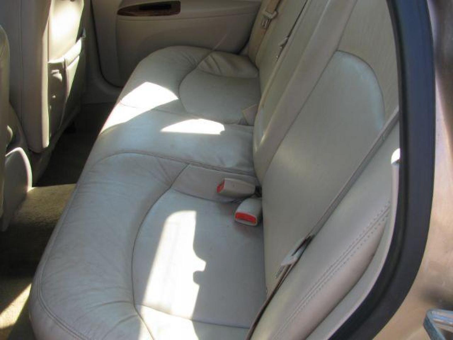2005 Gold Buick LaCrosse CXL (2G4WD532951) with an 3.8L V-6 regular unleaded engine, Automatic transmission, located at 2443 Albert Pike, Hot Springs, AR, 71913, (501) 623-6255, 34.492222, -93.109993 - Photo#7
