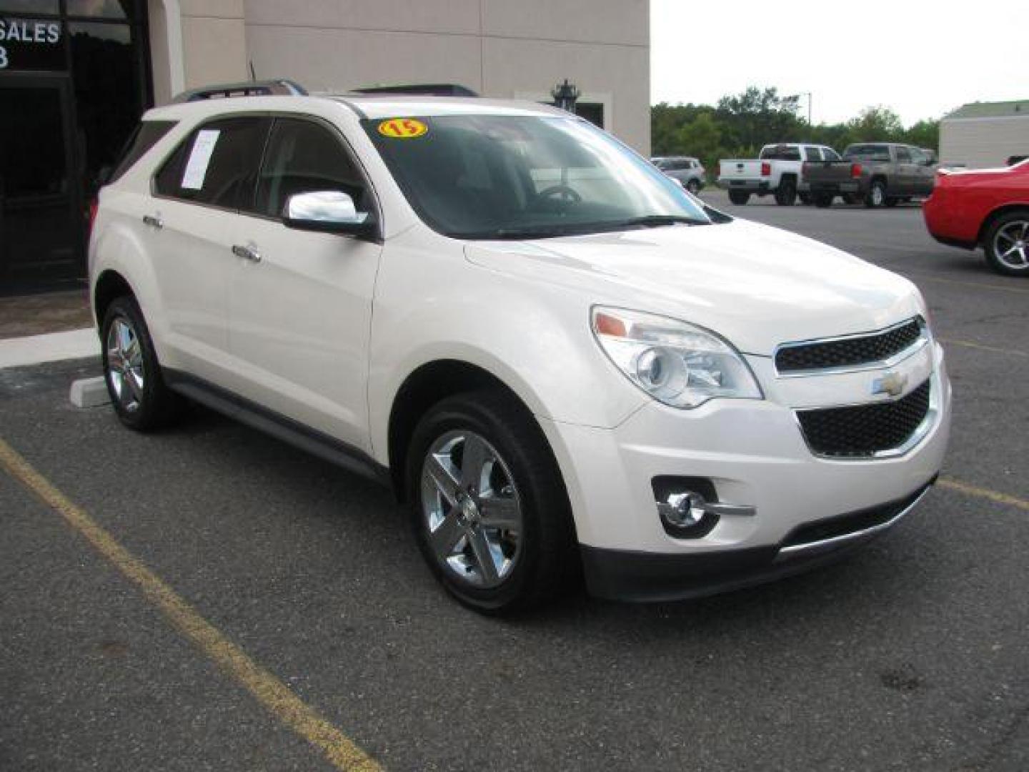 2015 White Chevrolet Equinox LTZ (1GNALDEKXFZ) with an ECOTEC 2.4L I-4 gasoline direct injection engine, Automatic transmission, located at 2443 Albert Pike, Hot Springs, AR, 71913, (501) 623-6255, 34.492222, -93.109993 - Photo#5