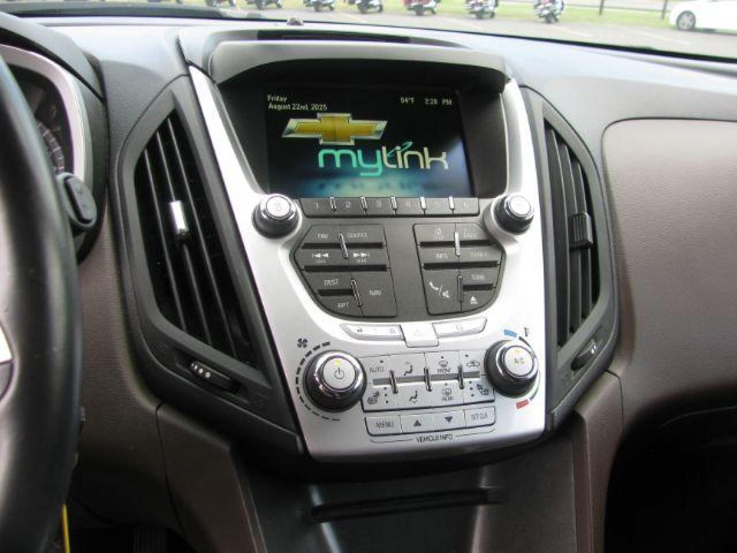 2015 White Chevrolet Equinox LTZ (1GNALDEKXFZ) with an ECOTEC 2.4L I-4 gasoline direct injection engine, Automatic transmission, located at 2443 Albert Pike, Hot Springs, AR, 71913, (501) 623-6255, 34.492222, -93.109993 - Photo#9
