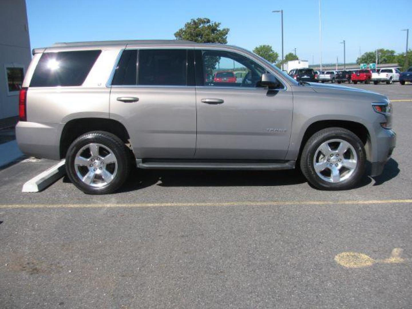 2017 Tan Chevrolet Tahoe LT (1GNSCBKC8HR) with an EcoTec3 5.3L V-8 gasoline direct injection engine, Automatic transmission, located at 2443 Albert Pike, Hot Springs, AR, 71913, (501) 623-6255, 34.492222, -93.109993 - Photo#1