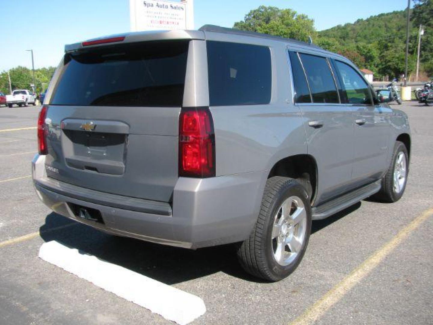 2017 Tan Chevrolet Tahoe LT (1GNSCBKC8HR) with an EcoTec3 5.3L V-8 gasoline direct injection engine, Automatic transmission, located at 2443 Albert Pike, Hot Springs, AR, 71913, (501) 623-6255, 34.492222, -93.109993 - Photo#2