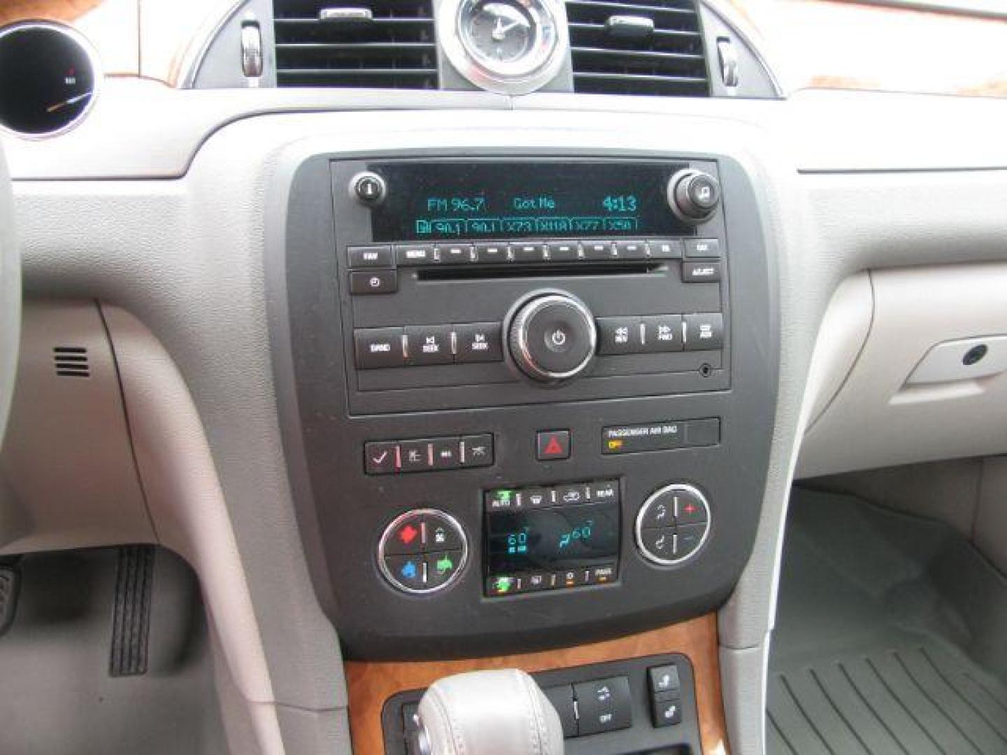 2011 Green Buick Enclave 1XL (5GAKRBED9BJ) with an 3.6L V-6 gasoline direct injection engine, Automatic transmission, located at 2443 Albert Pike, Hot Springs, AR, 71913, (501) 623-6255, 34.492222, -93.109993 - Photo#9