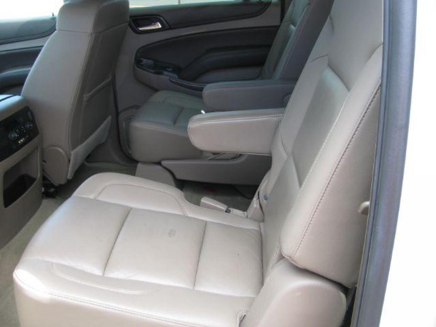 2016 White Chevrolet Suburban LT (1GNSKHKC1GR) with an EcoTec3 5.3L V-8 gasoline direct injection engine, Automatic transmission, located at 2443 Albert Pike, Hot Springs, AR, 71913, (501) 623-6255, 34.492222, -93.109993 - Photo#7