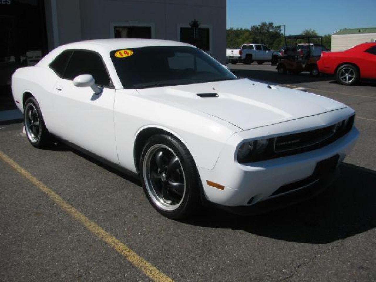 2014 White Dodge Challenger SXT (2C3CDYAG1EH) with an 3.6L V-6 DOHC engine, Automatic transmission, located at 2443 Albert Pike, Hot Springs, AR, 71913, (501) 623-6255, 34.492222, -93.109993 - Photo#0