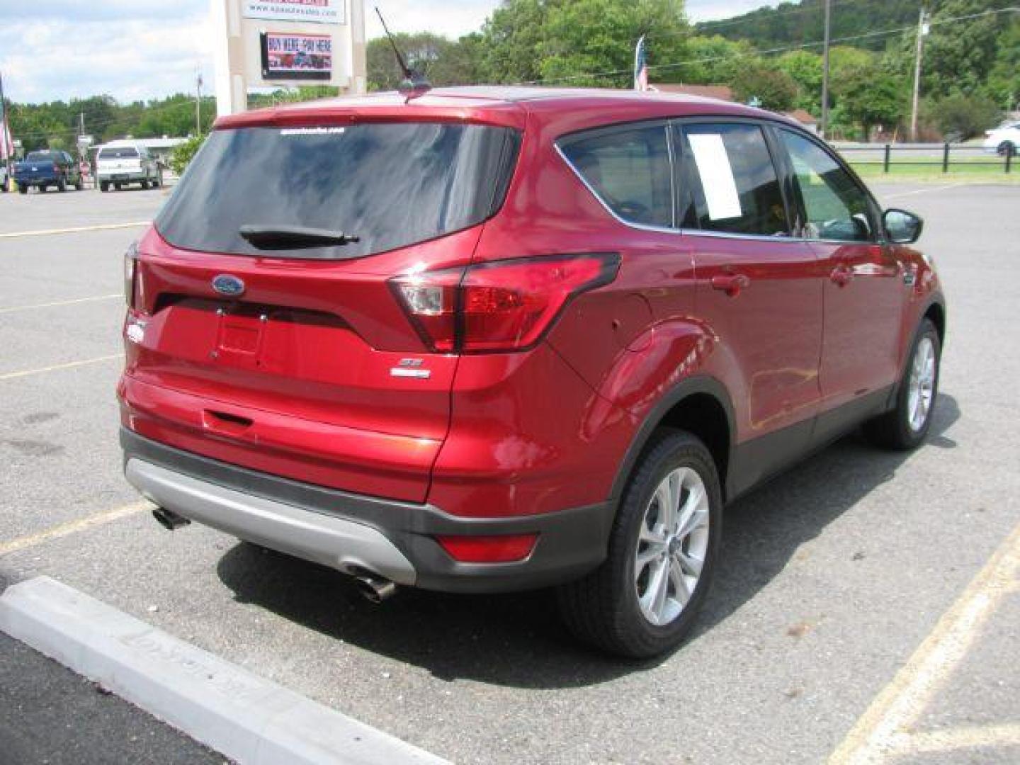 2019 Red Ford Escape SE (1FMCU9GD9KU) with an EcoBoost 1.5L I-4 gasoline direct injection engine, Automatic transmission, located at 2443 Albert Pike, Hot Springs, AR, 71913, (501) 623-6255, 34.492222, -93.109993 - Photo#3