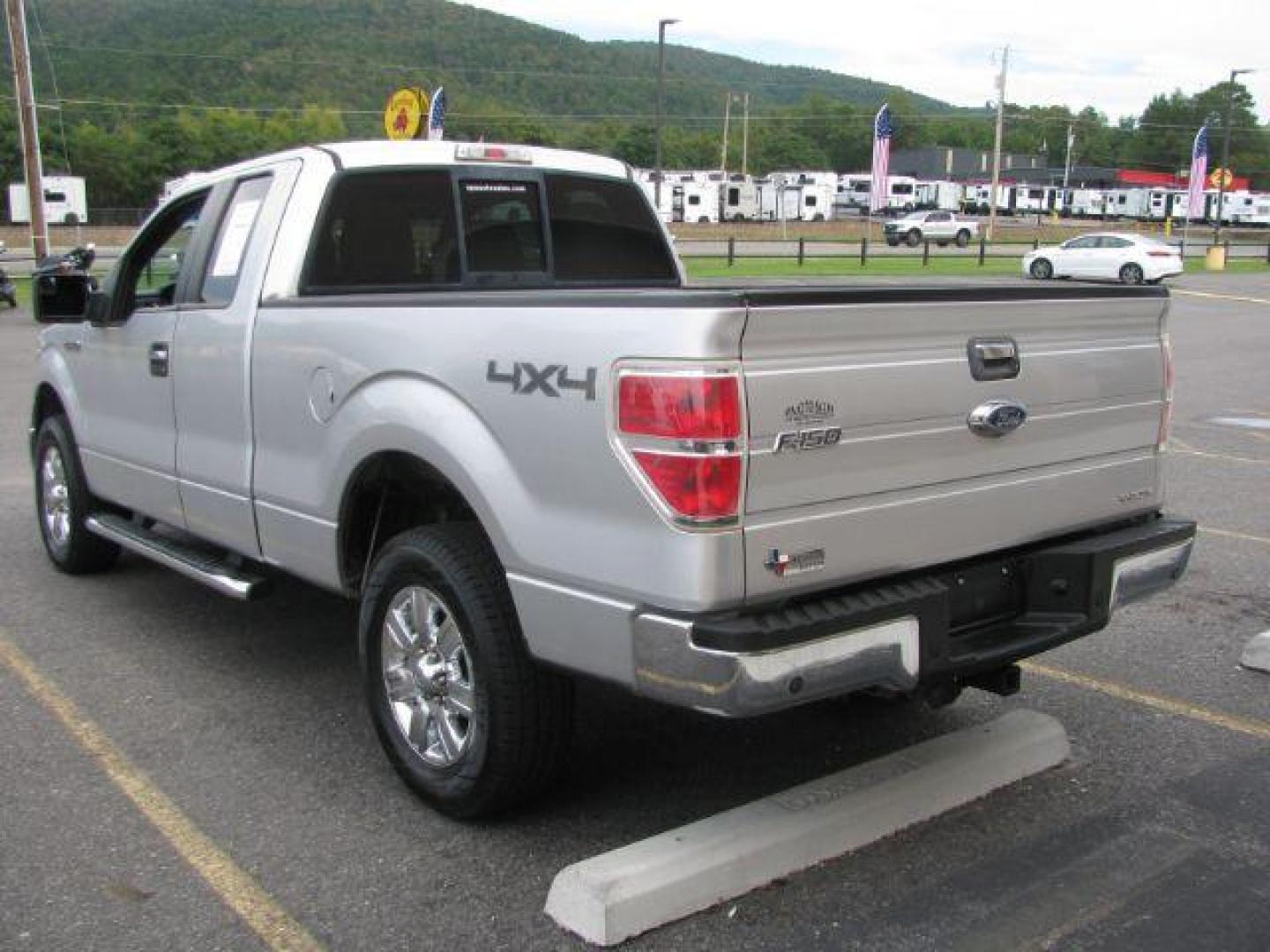 2012 Silver /Steel Gray Ford F-150 XLT (1FTFX1EF8CF) with an 5L V-8 DOHC engine, Automatic transmission, located at 2443 Albert Pike, Hot Springs, AR, 71913, (501) 623-6255, 34.492222, -93.109993 - Photo#2