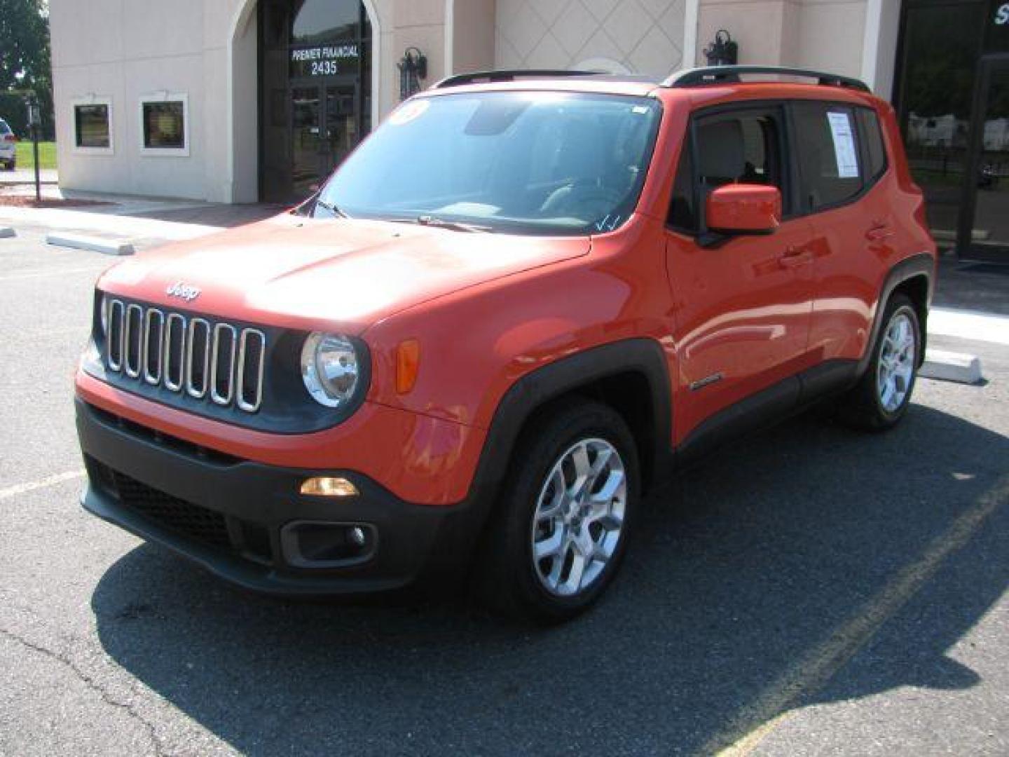 2015 Orange Jeep Renegade Latitude (ZACCJABT8FP) with an MultiAir2 Tigershark 2.4L I-4 variable valve contr engine, Automatic transmission, located at 2443 Albert Pike, Hot Springs, AR, 71913, (501) 623-6255, 34.492222, -93.109993 - Photo#5