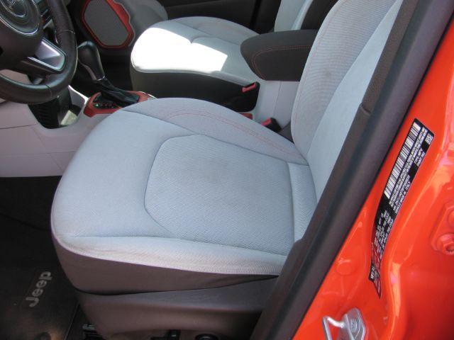 2015 Orange Jeep Renegade Latitude (ZACCJABT8FP) with an MultiAir2 Tigershark 2.4L I-4 variable valve contr engine, Automatic transmission, located at 2443 Albert Pike, Hot Springs, AR, 71913, (501) 623-6255, 34.492222, -93.109993 - Photo#8