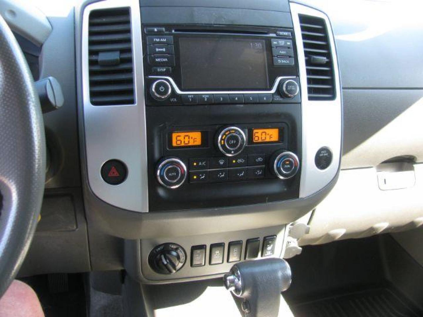 2016 Maroon Nissan Frontier SV (1N6AD0EV3GN) with an VQ 4L V-6 DOHC engine, Automatic transmission, located at 2443 Albert Pike, Hot Springs, AR, 71913, (501) 623-6255, 34.492222, -93.109993 - Photo#10
