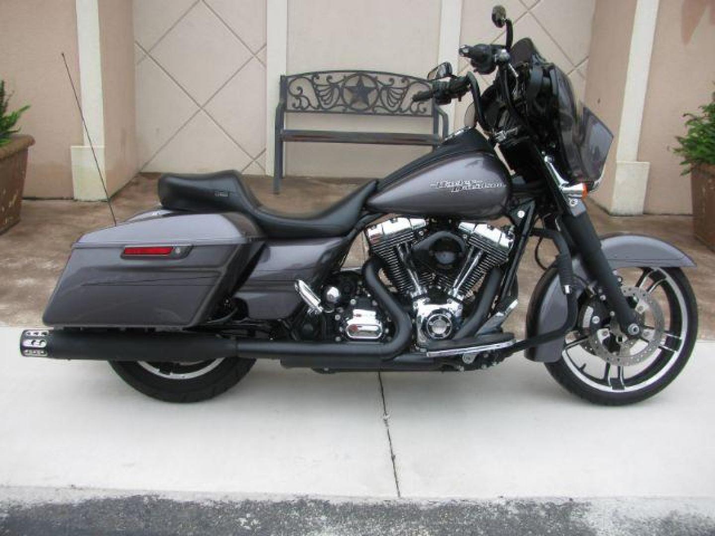 2014 Gray Harley-Davidson Street Glide Special Street Glide (1HD1KRM18EB) with an 1690cc engine, Manual transmission, located at 2443 Albert Pike, Hot Springs, AR, 71913, (501) 623-6255, 34.492222, -93.109993 - Photo#0