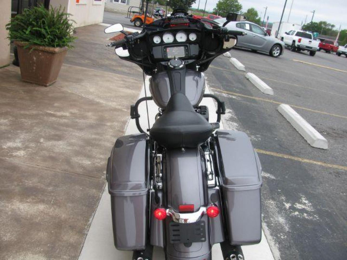2014 Gray Harley-Davidson Street Glide Special Street Glide (1HD1KRM18EB) with an 1690cc engine, Manual transmission, located at 2443 Albert Pike, Hot Springs, AR, 71913, (501) 623-6255, 34.492222, -93.109993 - Photo#3