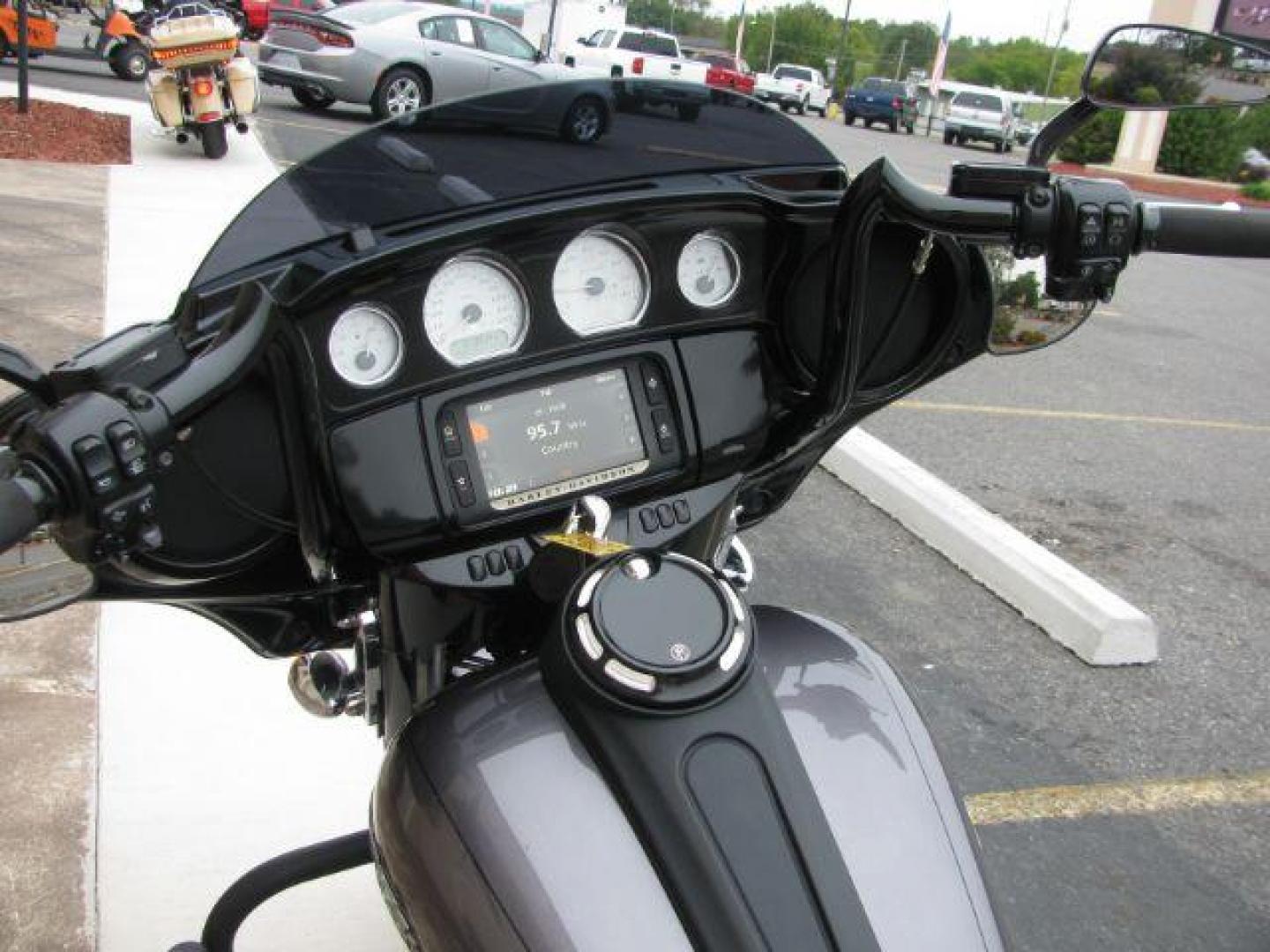 2014 Gray Harley-Davidson Street Glide Special Street Glide (1HD1KRM18EB) with an 1690cc engine, Manual transmission, located at 2443 Albert Pike, Hot Springs, AR, 71913, (501) 623-6255, 34.492222, -93.109993 - Photo#5