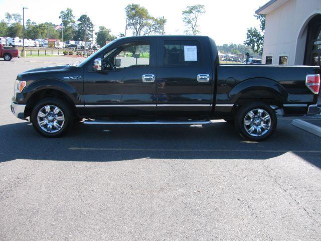 2010 Black Ford F-150 XLT SuperCrew 5.5-ft. Bed 2WD (1FTEW1C82AF) with an 4.6L V8 SOHC 24V engine, 4-Speed Automatic transmission, located at 2443 Albert Pike, Hot Springs, AR, 71913, (501) 623-6255, 34.492222, -93.109993 - Photo#4