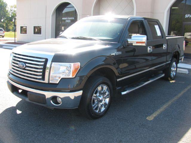 2010 Black Ford F-150 XLT SuperCrew 5.5-ft. Bed 2WD (1FTEW1C82AF) with an 4.6L V8 SOHC 24V engine, 4-Speed Automatic transmission, located at 2443 Albert Pike, Hot Springs, AR, 71913, (501) 623-6255, 34.492222, -93.109993 - Photo#5