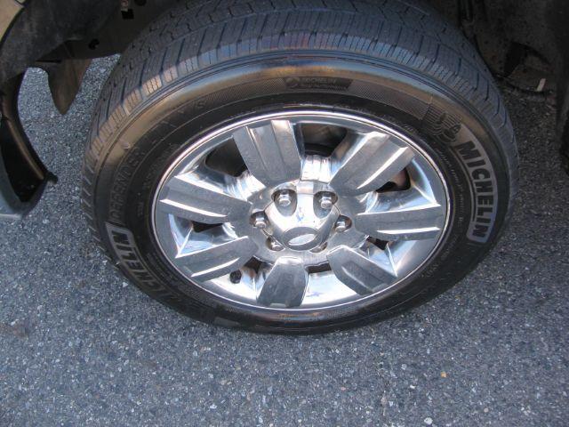 2010 Black Ford F-150 XLT SuperCrew 5.5-ft. Bed 2WD (1FTEW1C82AF) with an 4.6L V8 SOHC 24V engine, 4-Speed Automatic transmission, located at 2443 Albert Pike, Hot Springs, AR, 71913, (501) 623-6255, 34.492222, -93.109993 - Photo#6