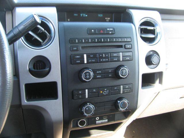 2010 Black Ford F-150 XLT SuperCrew 5.5-ft. Bed 2WD (1FTEW1C82AF) with an 4.6L V8 SOHC 24V engine, 4-Speed Automatic transmission, located at 2443 Albert Pike, Hot Springs, AR, 71913, (501) 623-6255, 34.492222, -93.109993 - Photo#9