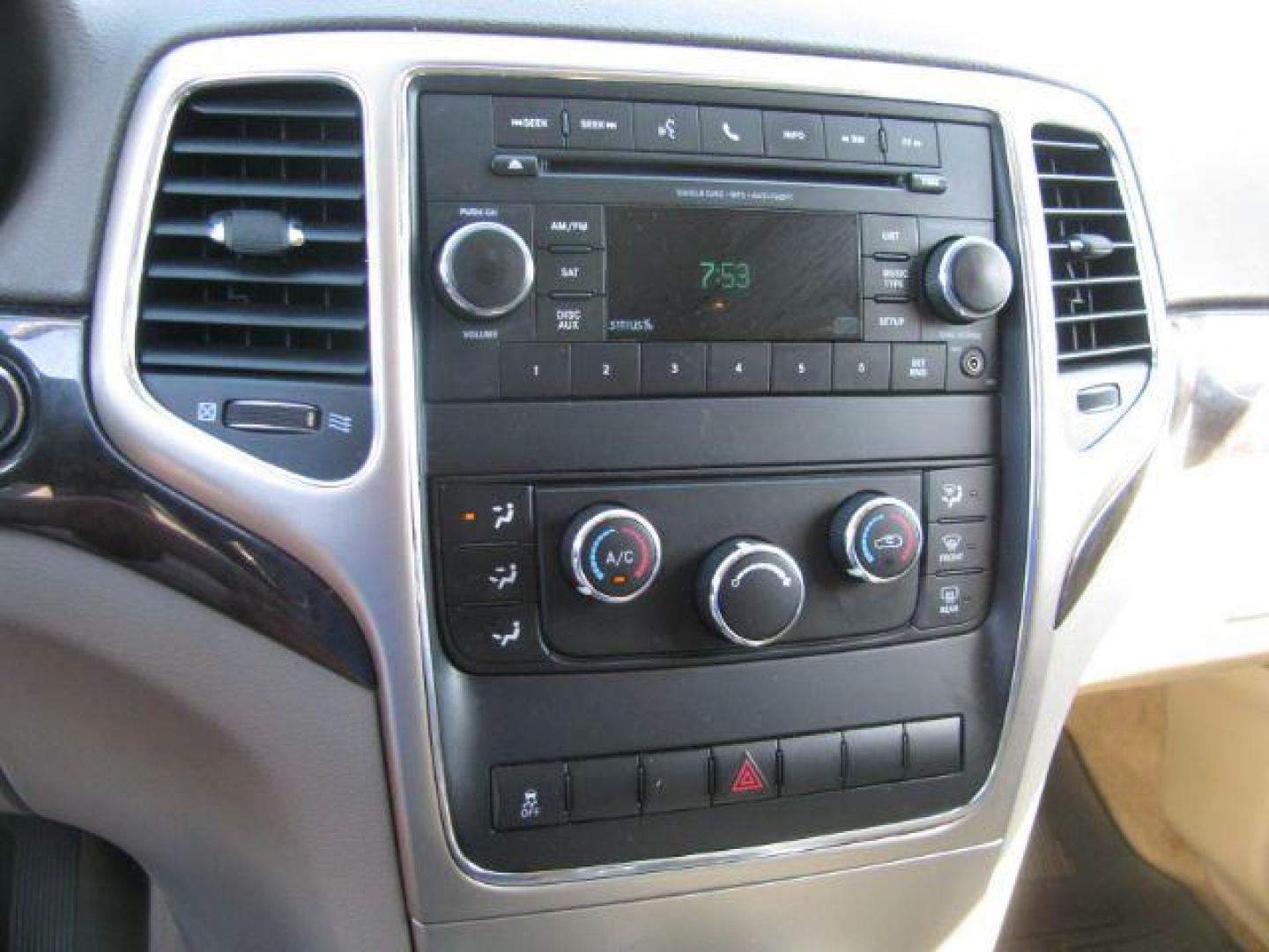 2012 Black Jeep Grand Cherokee Laredo (1C4RJEAG3CC) with an 3.6L V-6 DOHC engine, Automatic transmission, located at 2443 Albert Pike, Hot Springs, AR, 71913, (501) 623-6255, 34.492222, -93.109993 - Photo#9