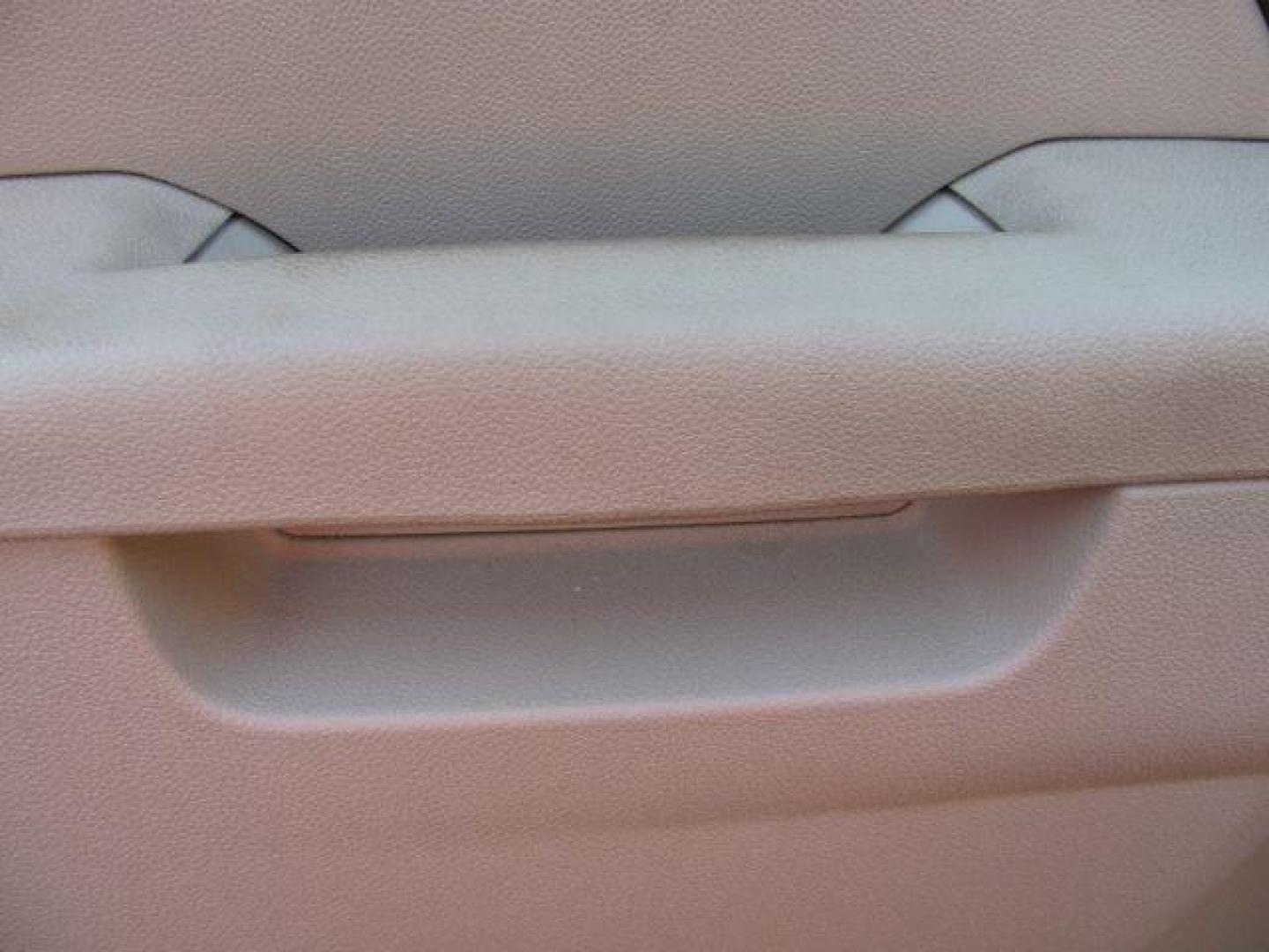 2013 Brown GMC Sierra 1500 SLT (3GTU2WE20DG) with an Vortec 6.2L V-8 variable valve control engine, Automatic transmission, located at 2443 Albert Pike, Hot Springs, AR, 71913, (501) 623-6255, 34.492222, -93.109993 - Photo#18