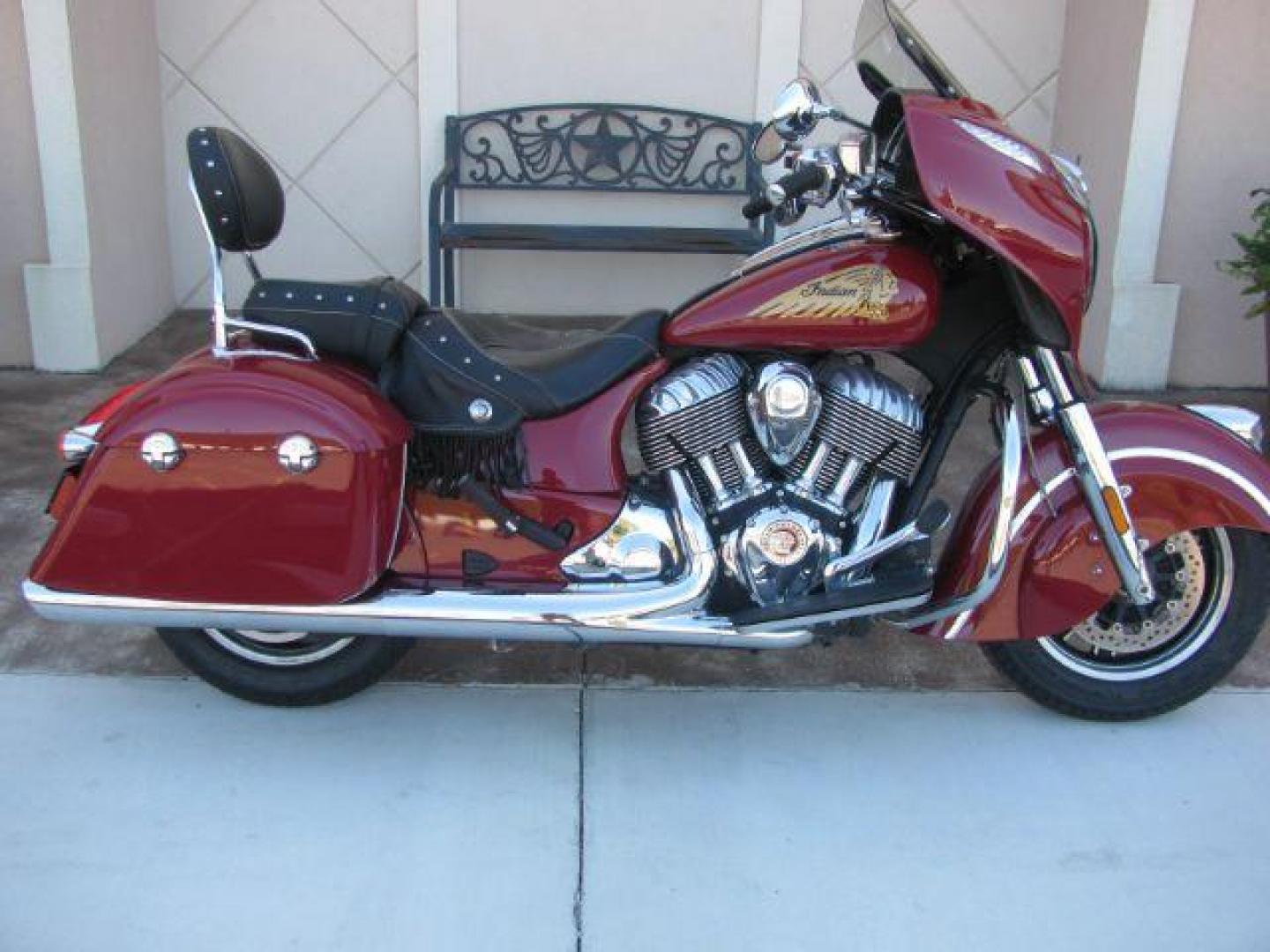 2016 Red Indian Chieftain Chieftain (56KTCAAA4G3) with an 1811cc engine, Manual transmission, located at 2443 Albert Pike, Hot Springs, AR, 71913, (501) 623-6255, 34.492222, -93.109993 - Photo#0
