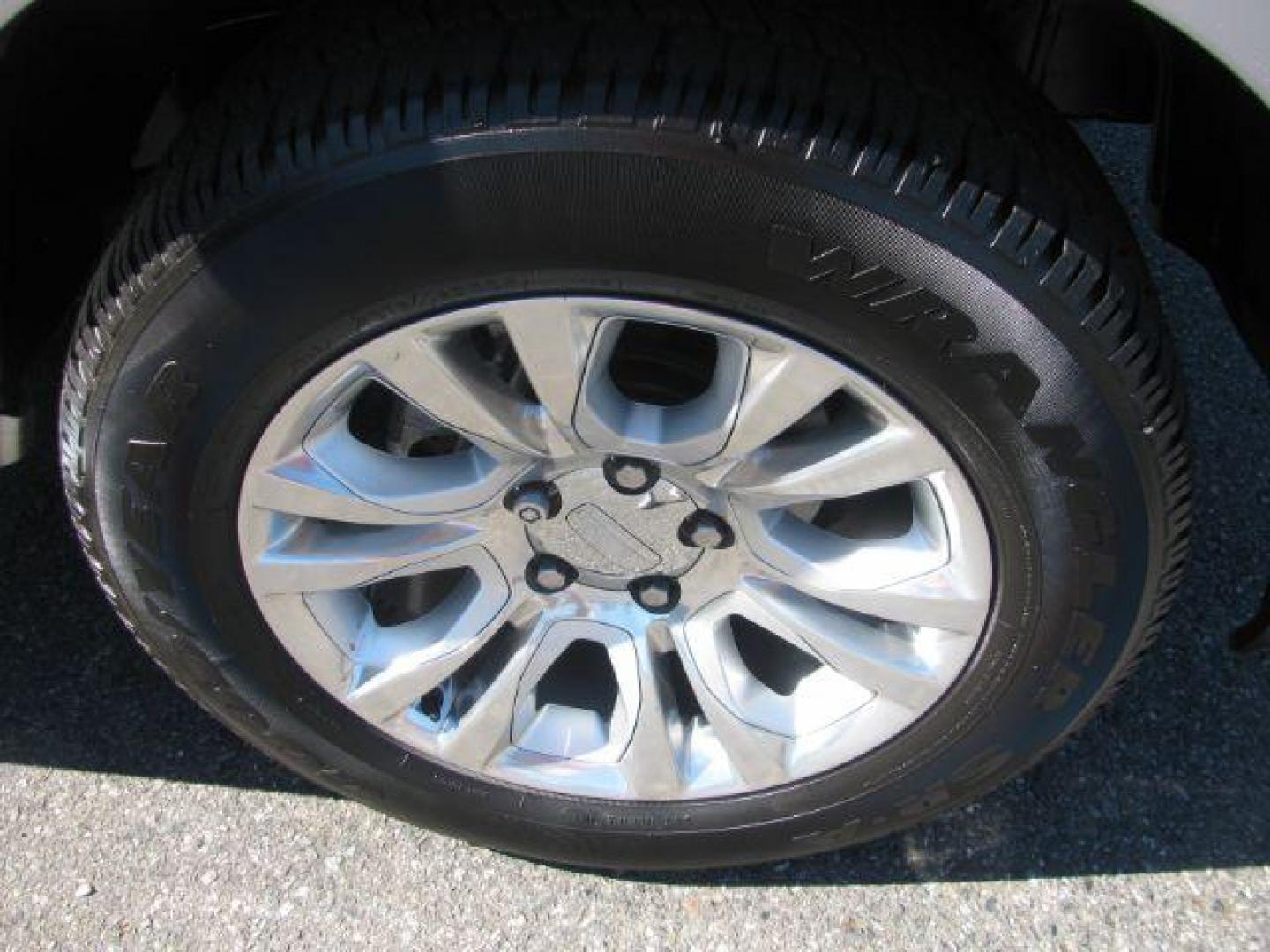 2015 Silver Ram 1500 Laramie Longhorn (1C6RR7PT8FS) with an HEMI 5.7L V-8 variable valve control engine, Automatic transmission, located at 2443 Albert Pike, Hot Springs, AR, 71913, (501) 623-6255, 34.492222, -93.109993 - Photo#7