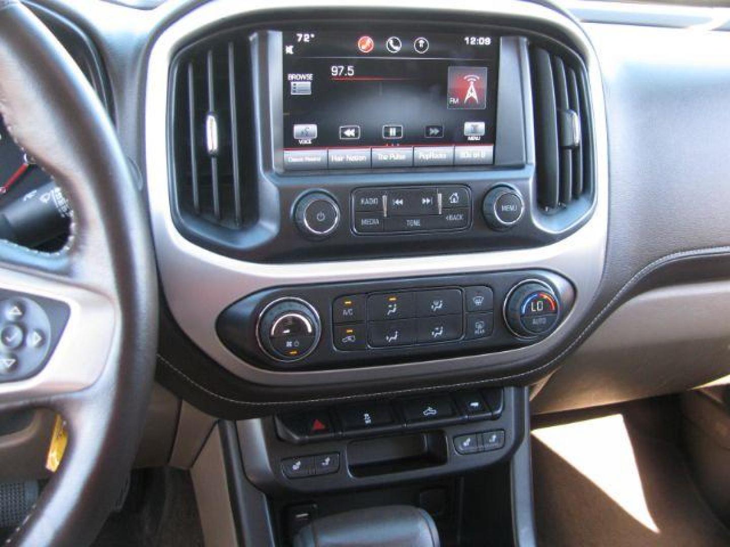 2015 White GMC Canyon SLT (1GTG6CE32F1) with an 3.6L V-6 gasoline direct injection engine, Automatic transmission, located at 2443 Albert Pike, Hot Springs, AR, 71913, (501) 623-6255, 34.492222, -93.109993 - Photo#9