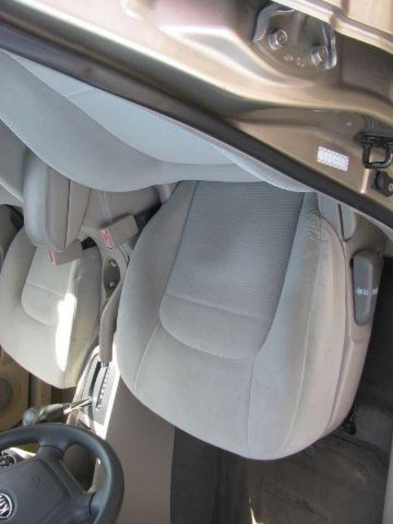 2007 Gold Kia Spectra EX (KNAFE121675) with an 2L I-4 DOHC engine, located at 2443 Albert Pike, Hot Springs, AR, 71913, (501) 623-6255, 34.492222, -93.109993 - Photo#8