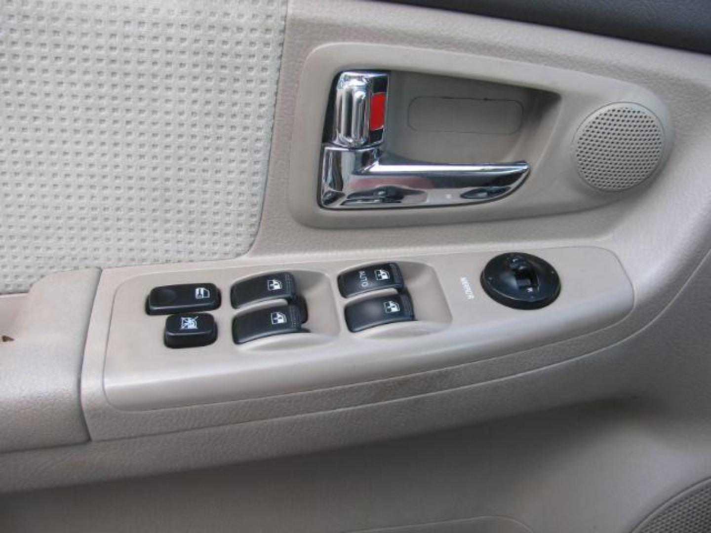 2007 Gold Kia Spectra EX (KNAFE121675) with an 2L I-4 DOHC engine, located at 2443 Albert Pike, Hot Springs, AR, 71913, (501) 623-6255, 34.492222, -93.109993 - Photo#10