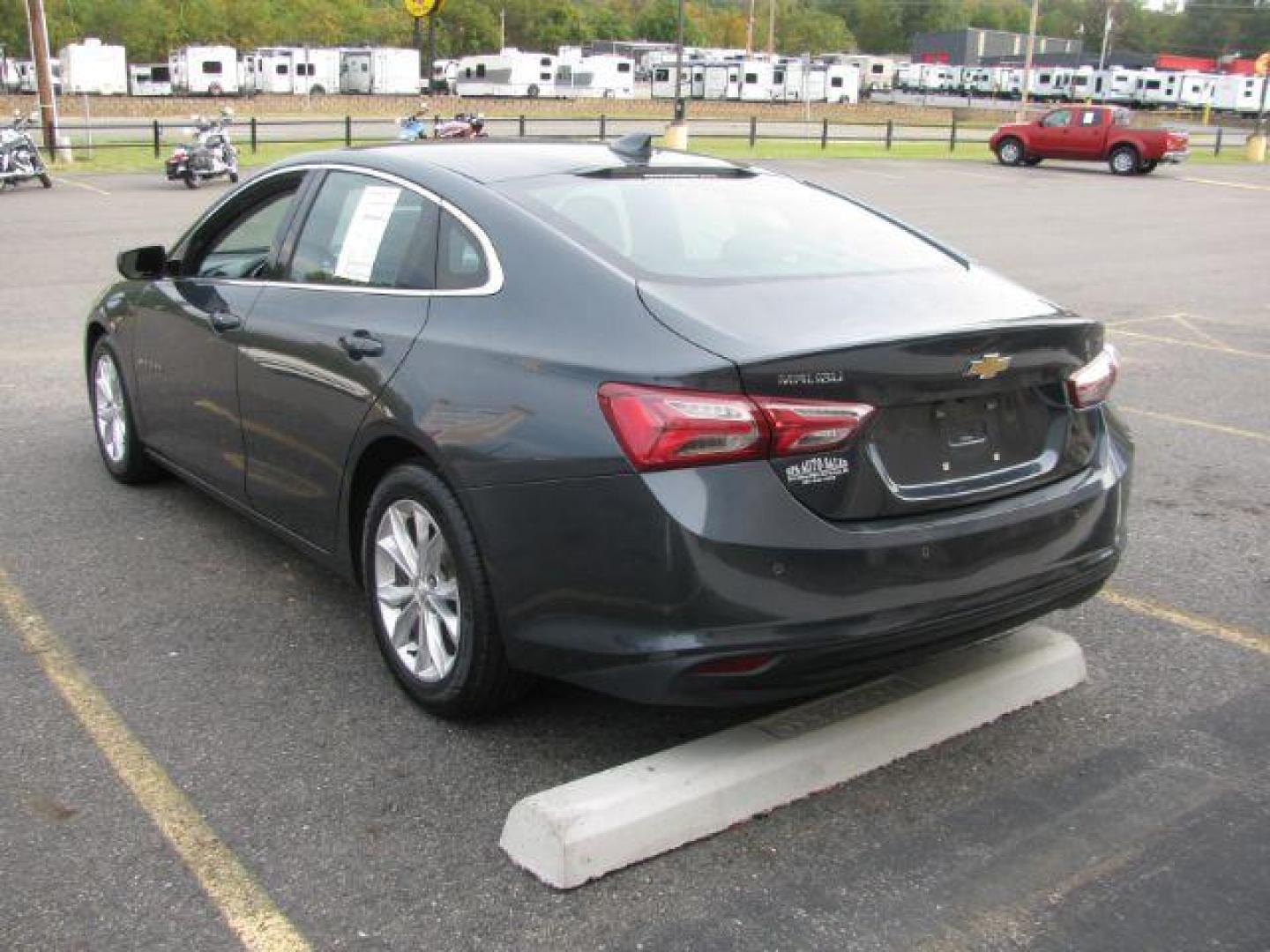 2019 Gray Chevrolet Malibu LT (1G1ZD5ST6KF) with an ECOTEC 1.5L I-4 gasoline direct injection engine, Automatic transmission, located at 2443 Albert Pike, Hot Springs, AR, 71913, (501) 623-6255, 34.492222, -93.109993 - Photo#3