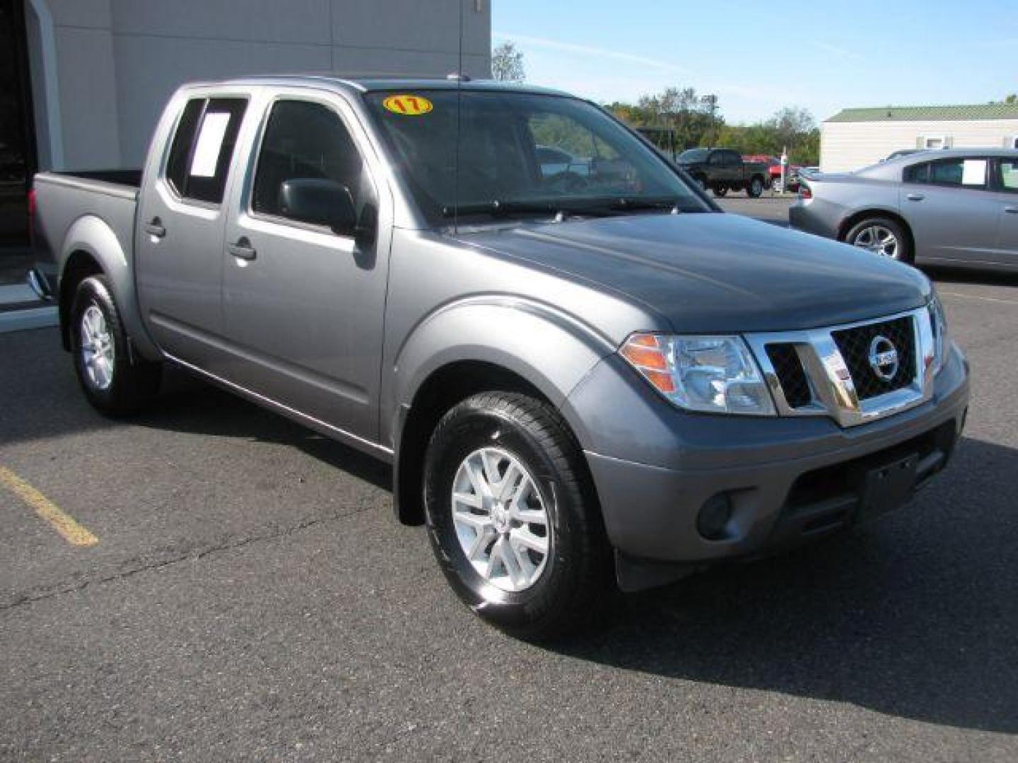 2017 Gray Nissan Frontier SV (1N6DD0ER1HN) with an VQ 4L V-6 DOHC engine, Automatic transmission, located at 2443 Albert Pike, Hot Springs, AR, 71913, (501) 623-6255, 34.492222, -93.109993 - Photo#7
