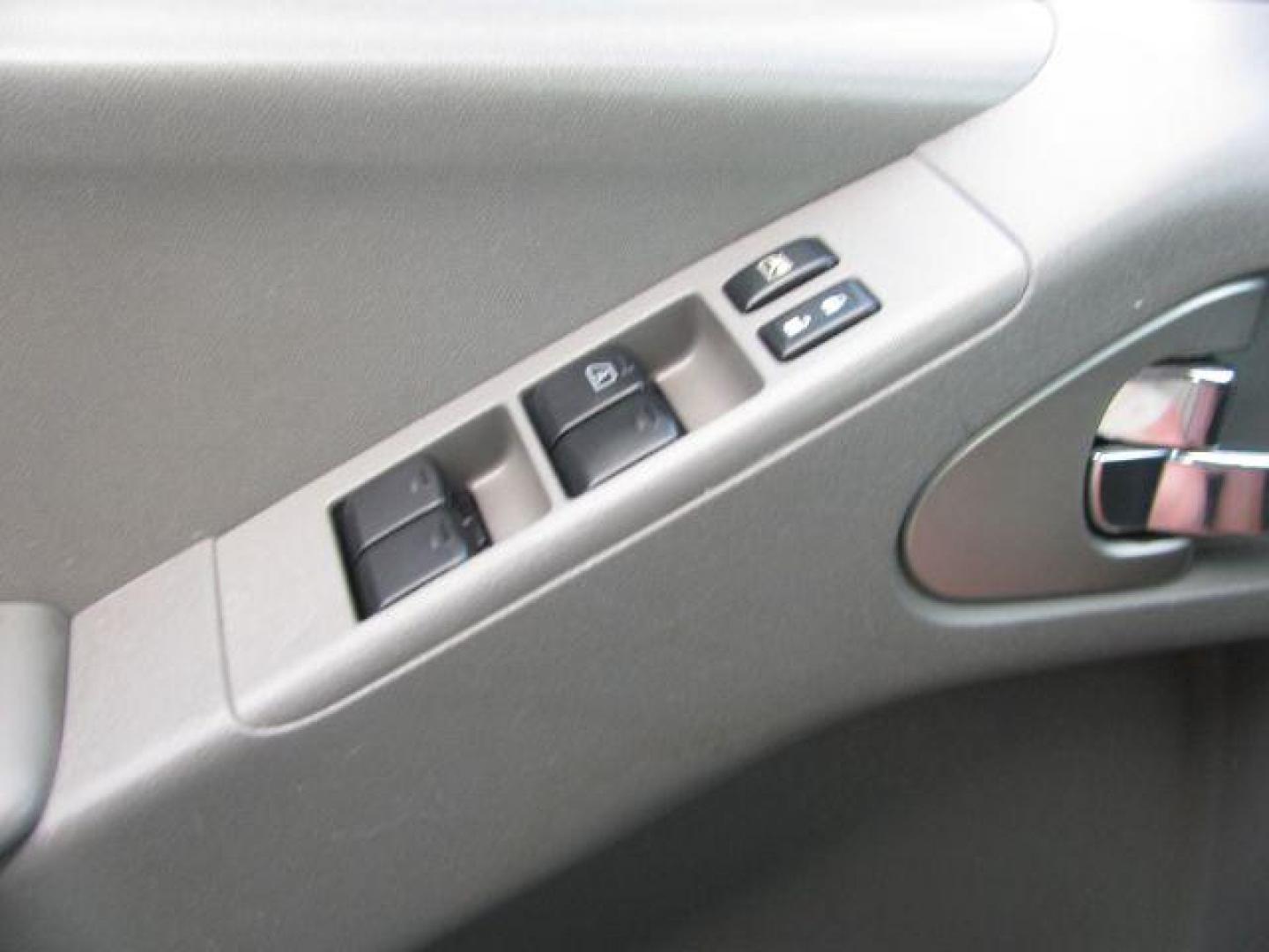 2017 Gray Nissan Frontier SV (1N6DD0ER1HN) with an VQ 4L V-6 DOHC engine, Automatic transmission, located at 2443 Albert Pike, Hot Springs, AR, 71913, (501) 623-6255, 34.492222, -93.109993 - Photo#12