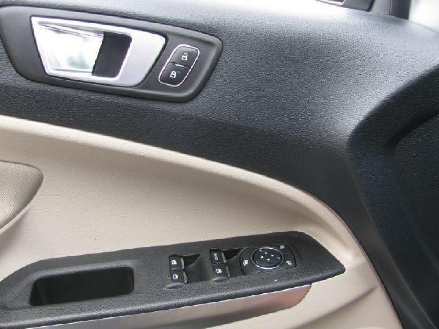 2018 Silver Ford EcoSport SE (MAJ3P1TE4JC) with an EcoBoost 1L I-3 gasoline direct injection engine, Automatic transmission, located at 2443 Albert Pike, Hot Springs, AR, 71913, (501) 623-6255, 34.492222, -93.109993 - Photo#10