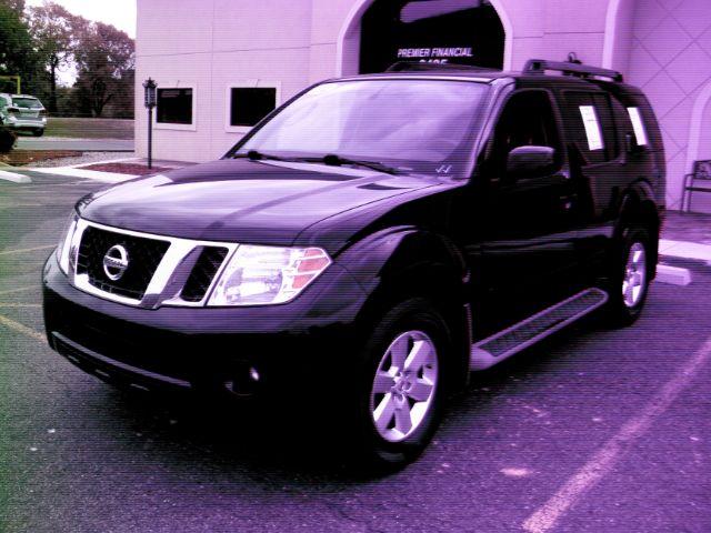 photo of 2012 Nissan Pathfinder SV