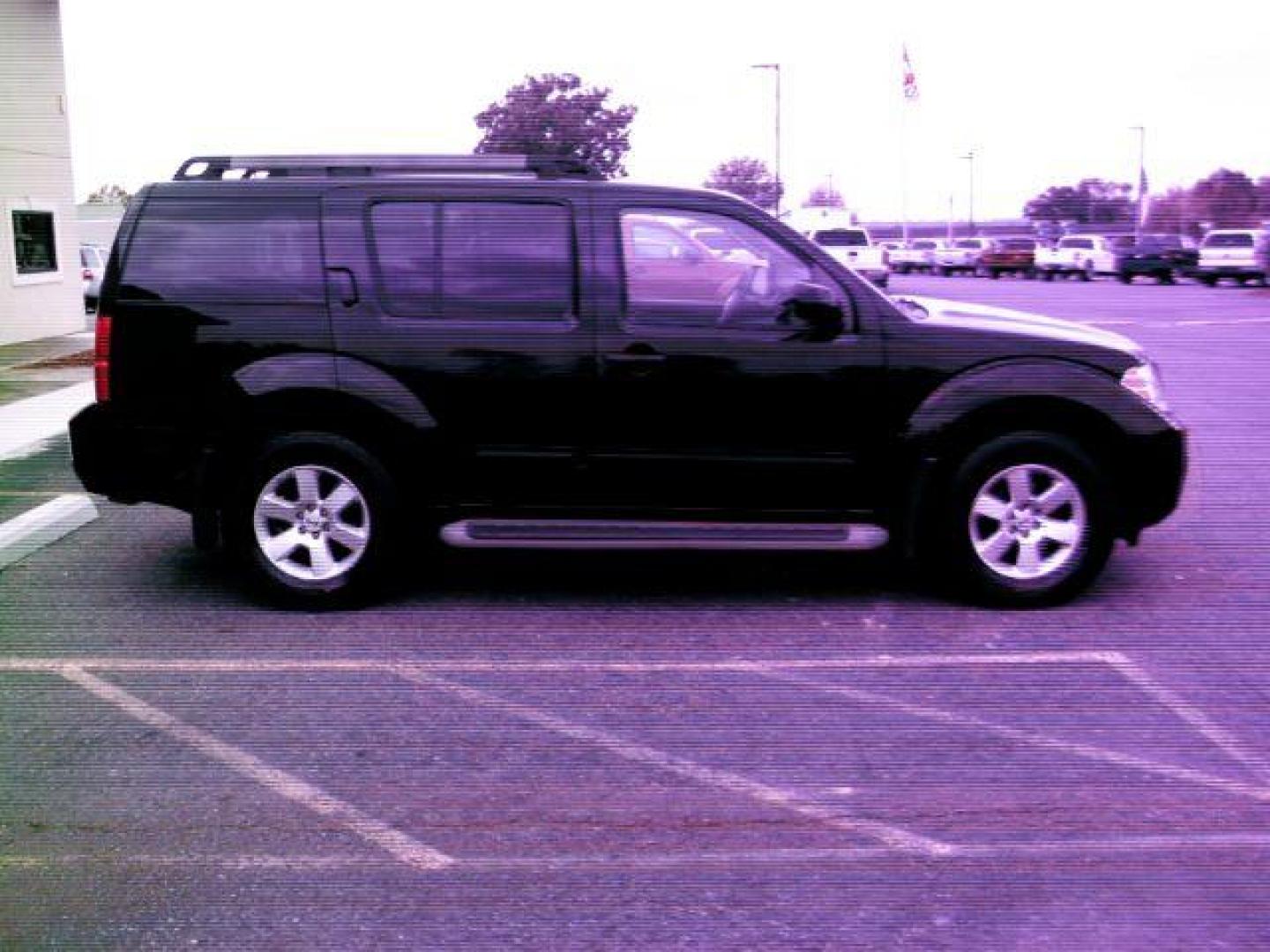 2012 Black Nissan Pathfinder SV (5N1AR1NN1CC) with an VQ 4L V-6 DOHC engine, Automatic transmission, located at 2443 Albert Pike, Hot Springs, AR, 71913, (501) 623-6255, 34.492222, -93.109993 - Photo#4