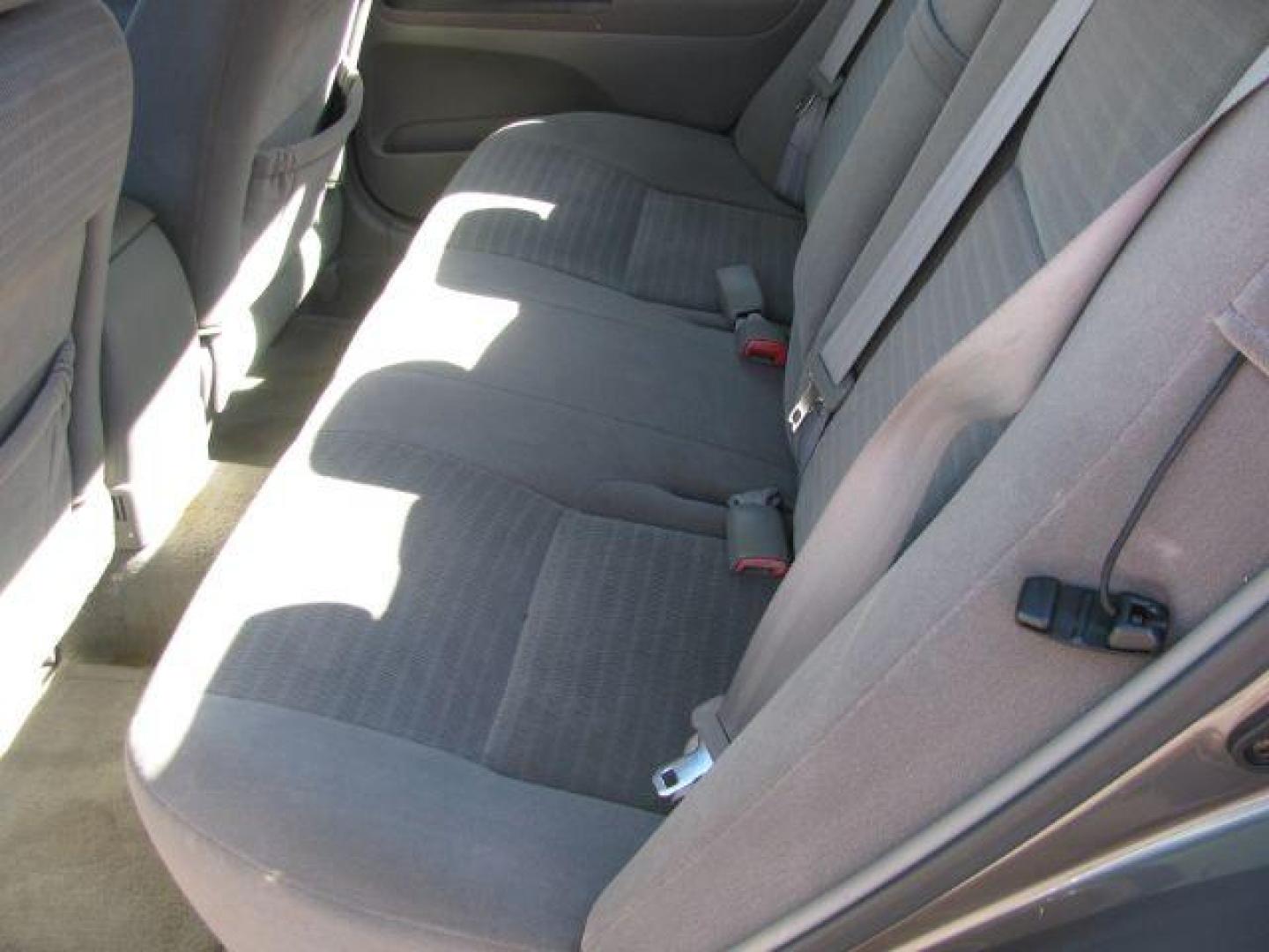 2005 Gray Toyota Camry STD | LE | SE | XLE (4T1BE32K65U) with an 2.4L I-4 DOHC engine, Automatic transmission, located at 2443 Albert Pike, Hot Springs, AR, 71913, (501) 623-6255, 34.492222, -93.109993 - Photo#7