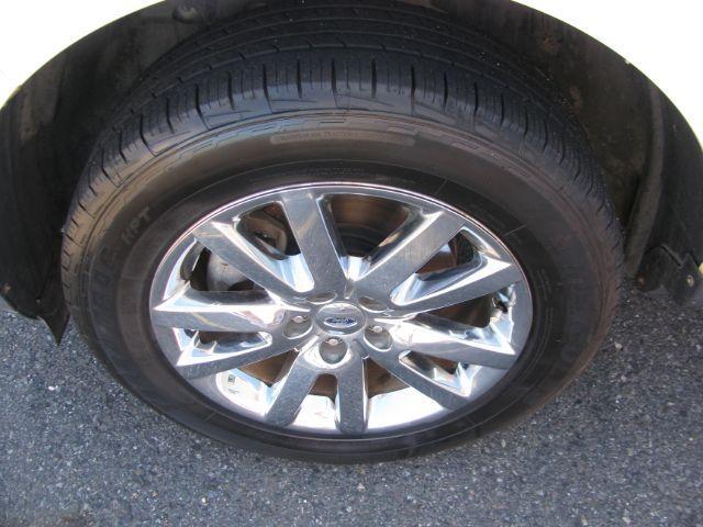 2011 White Ford Edge Limited (2FMDK3KC8BB) with an 3.5L V-6 DOHC engine, Automatic transmission, located at 2443 Albert Pike, Hot Springs, AR, 71913, (501) 623-6255, 34.492222, -93.109993 - Photo#6