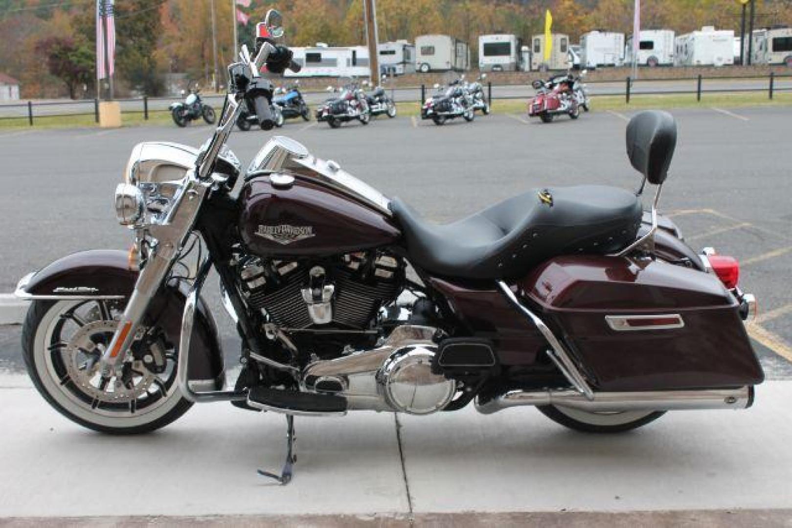 2018 Twisted Cherry Harley-Davidson Road King Road King (1HD1FBC1XJB) with an 1746cc engine, Manual transmission, located at 2443 Albert Pike, Hot Springs, AR, 71913, (501) 623-6255, 34.492222, -93.109993 - Photo#2