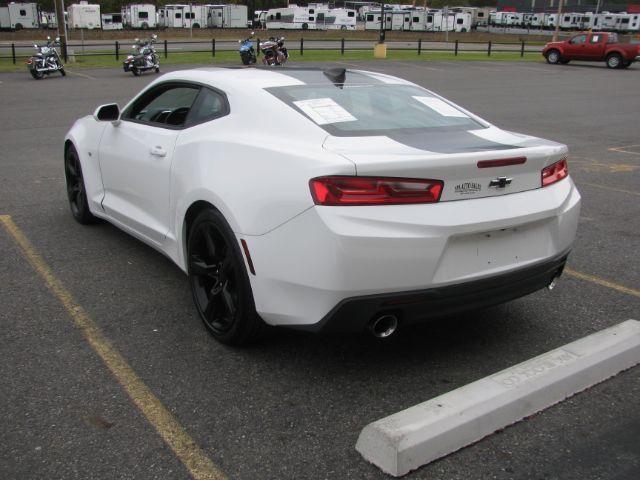 2017 White Chevrolet Camaro 1LT (1G1FB1RS3H0) , located at 2443 Albert Pike, Hot Springs, AR, 71913, (501) 623-6255, 34.492222, -93.109993 - Photo#3