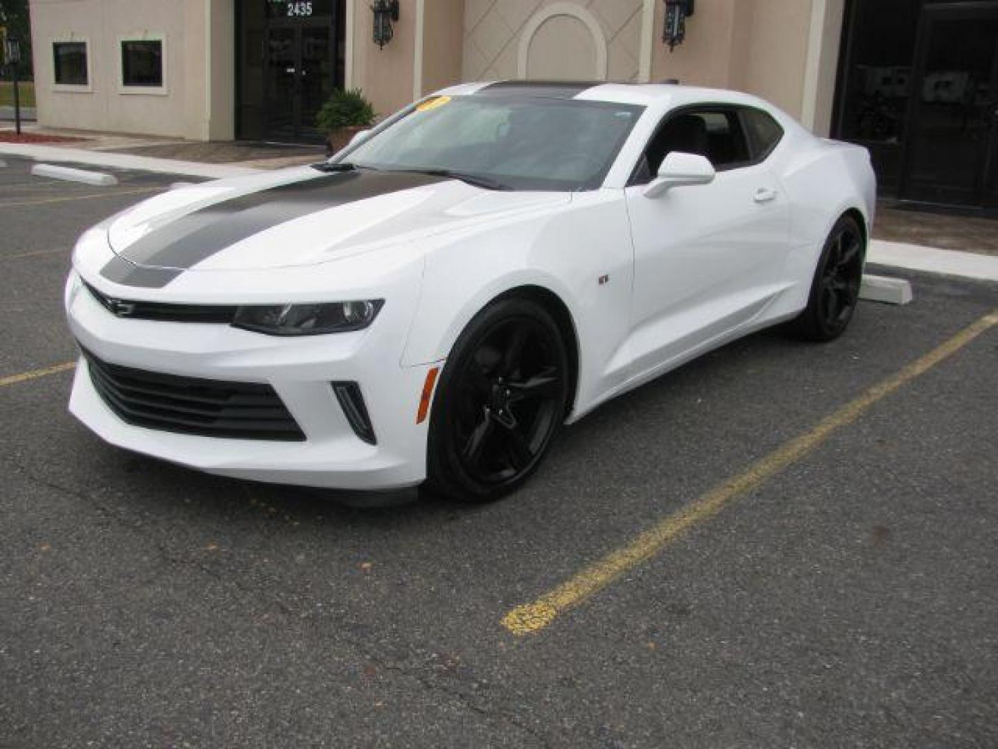 2017 White Chevrolet Camaro 1LT (1G1FB1RS3H0) , located at 2443 Albert Pike, Hot Springs, AR, 71913, (501) 623-6255, 34.492222, -93.109993 - Photo#5