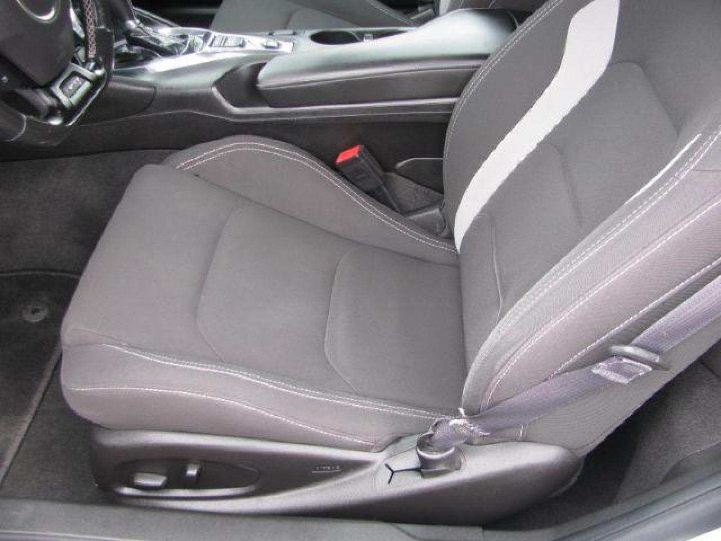 2017 White Chevrolet Camaro 1LT (1G1FB1RS3H0) , located at 2443 Albert Pike, Hot Springs, AR, 71913, (501) 623-6255, 34.492222, -93.109993 - Photo#7