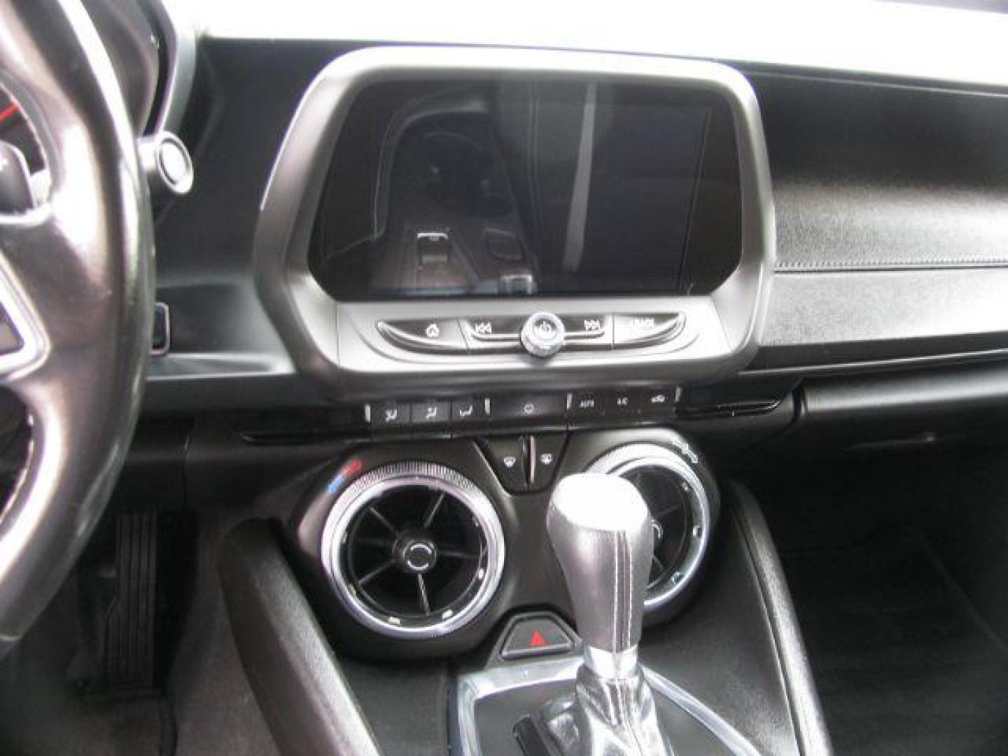 2017 White Chevrolet Camaro 1LT (1G1FB1RS3H0) , located at 2443 Albert Pike, Hot Springs, AR, 71913, (501) 623-6255, 34.492222, -93.109993 - Photo#8