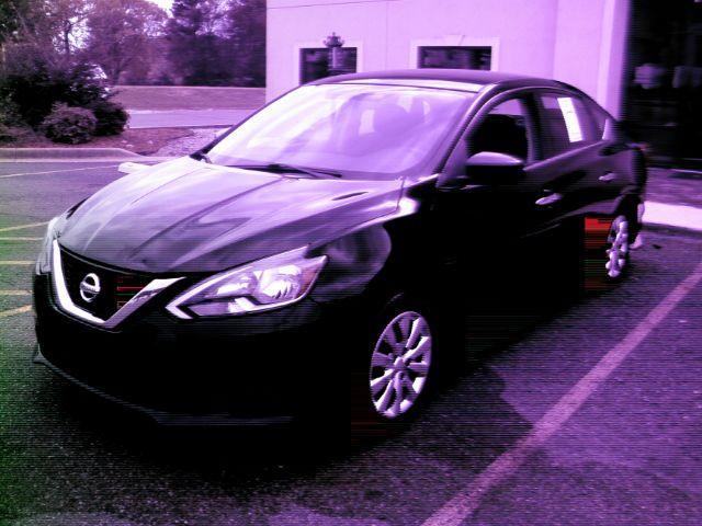 2017 Nissan Sentra S's photo