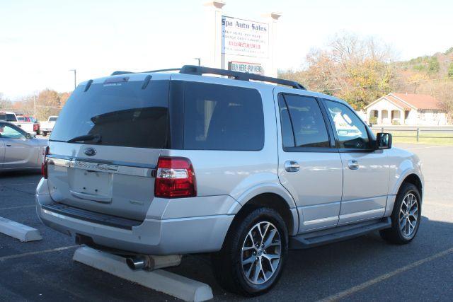 2016 Silver Ford Expedition XLT (1FMJU1HT0GE) with an EcoBoost 3.5L V-6 gasoline direct injection engine, Automatic transmission, located at 2443 Albert Pike, Hot Springs, AR, 71913, (501) 623-6255, 34.492222, -93.109993 - Photo#2