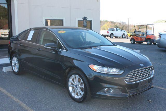 2014 Ford Fusion SE's photo
